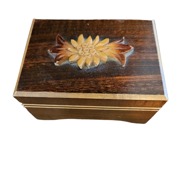 Other - VINTAGE wooden music box.